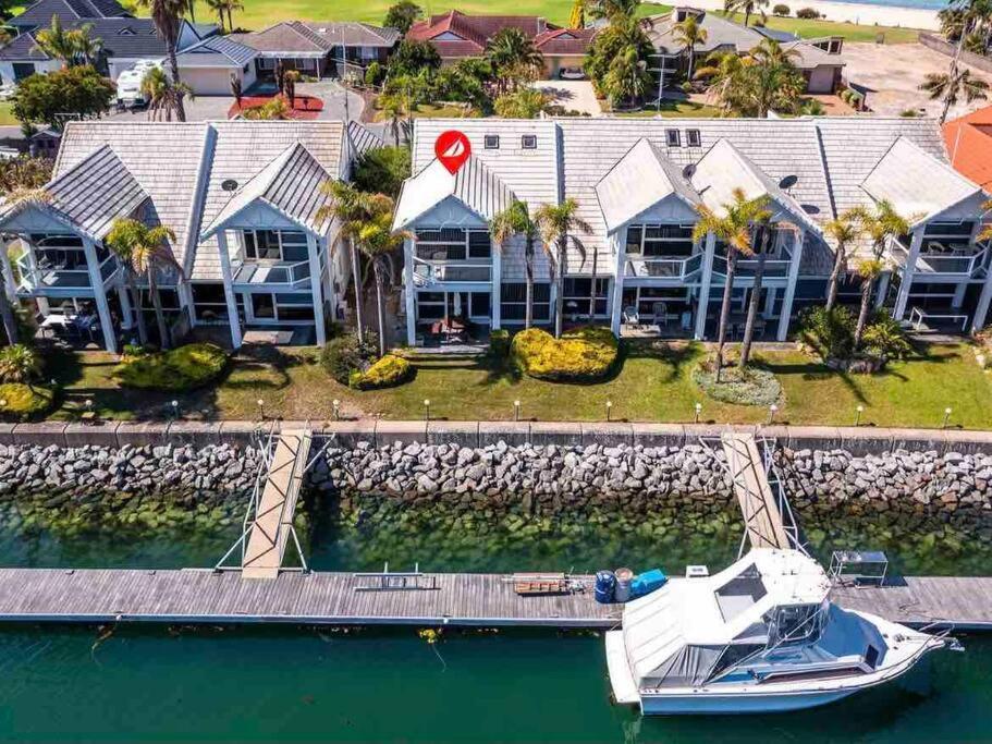 The Blacklighters-Waterfront Retreat Port Lincoln Exterior photo